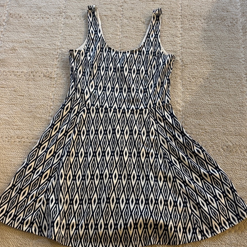 H&M Black and White Diamond Pattern Mini Dress